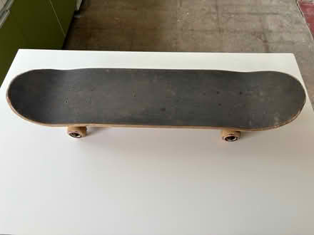 Photo of free Renner Skateboard (RG31 6RL) #3
