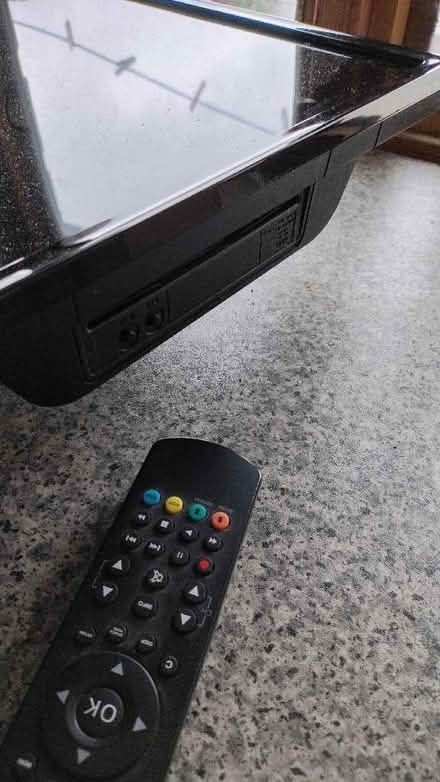 Photo of free Bush 40 inch smart TV with dvd player (Barrow-in-Furness LA14) #2