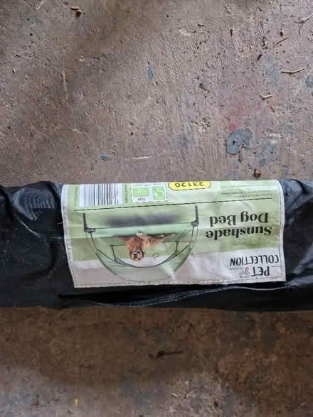 Photo of free Dog bed with sun shade (Earl Shilton LE9) #1
