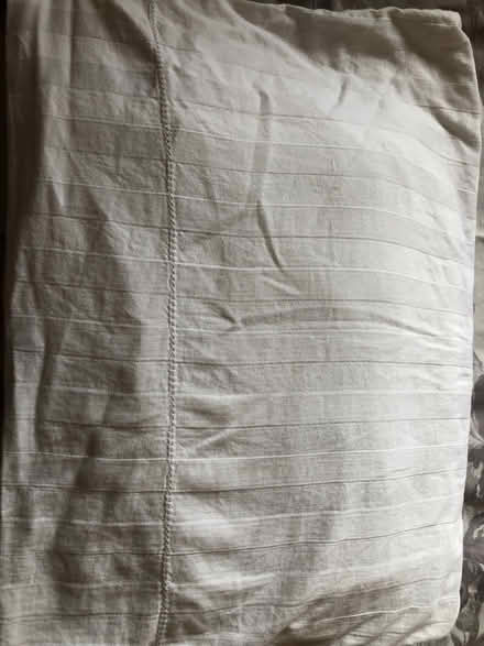 Photo of free White double duvet set (Denham UB9) #1