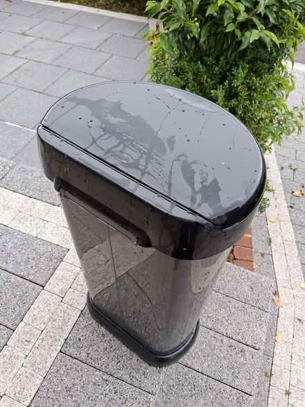 Photo of free New 42 litre indoor press release bin (BT8) #2