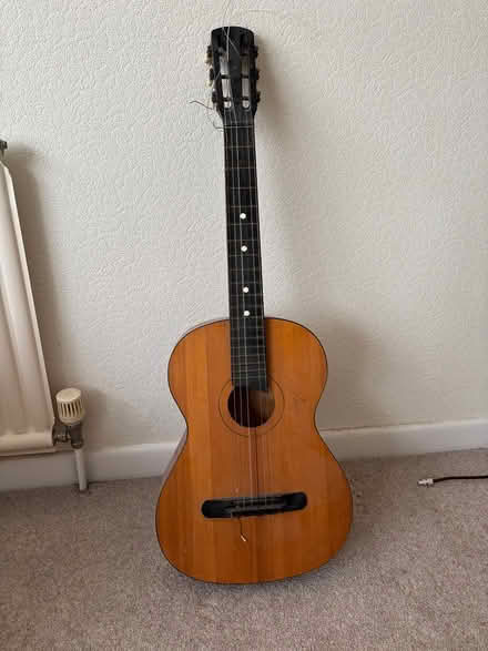 Photo of free Acoustic guitar (CV37 7JH) #1