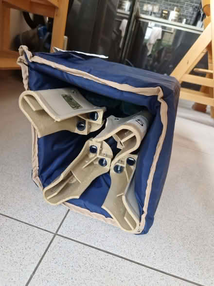 Photo of free Travel cot / bed (Bog Gate TW9) #1