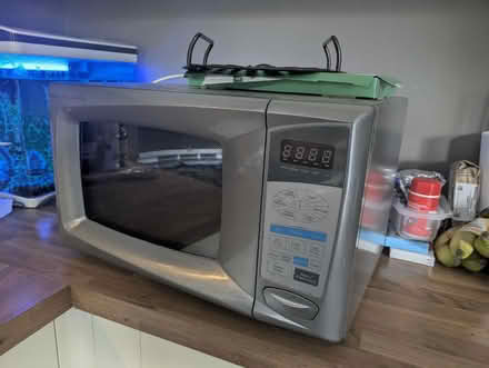 Photo of free Microwave (Berkhamsted HP4) #1