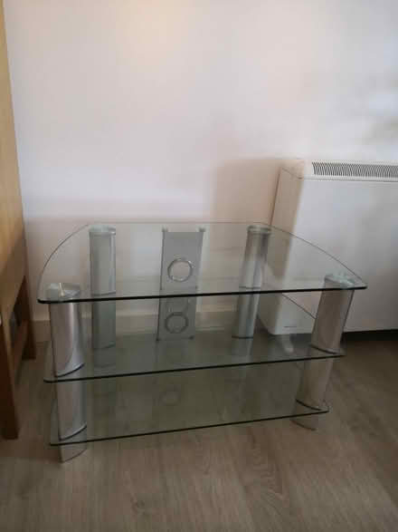 Photo of free Stand Tv (E1W 3QZ) #2