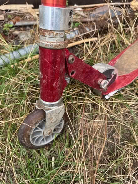 Photo of free Kids microscooter (Hamm Court TW17) #2