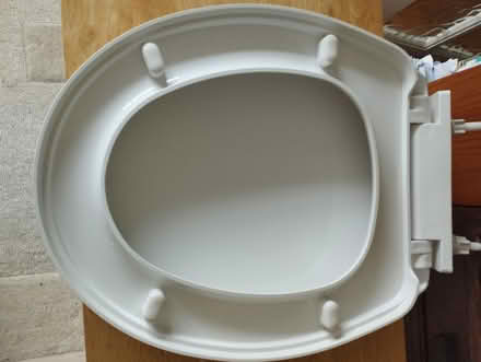 Photo of free New toilet seat (Thorpe Bay SS1) #4