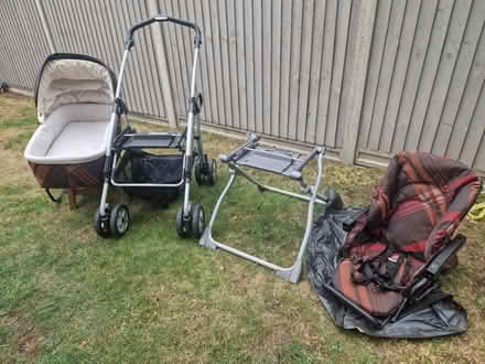 Photo of free Buggy and moses basket (South Harrow HA2) #2