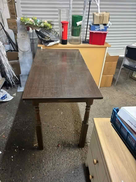Photo of free Table (CR2 9BX) #2