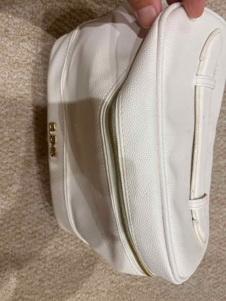 Photo of free Elemis toiletries/cosmetic bag (Blacklands TN34) #2