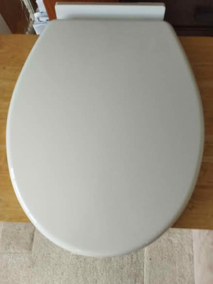 Photo of free New toilet seat (Thorpe Bay SS1) #2