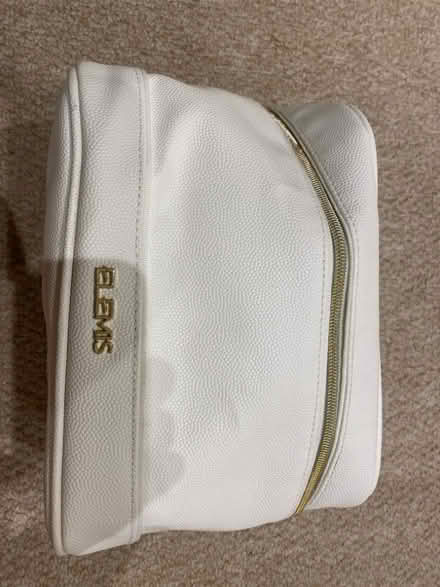 Photo of free Elemis toiletries/cosmetic bag (Blacklands TN34) #1
