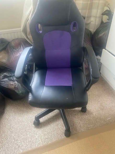 Photo of free Gaming chair (Kilburn De56) #1