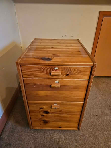 Photo of free Pine 3-drawer pedestal (Bloxham OX15) #1
