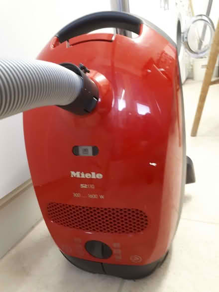 Photo of free Miele vacuum cleaner - not currently working (Dulwich SE21) #1