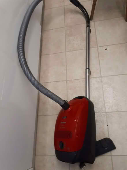 Photo of free Miele vacuum cleaner - not currently working (Dulwich SE21) #2