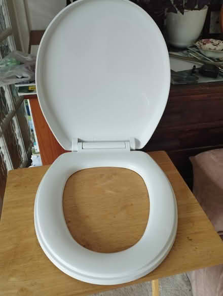 Photo of free New toilet seat (Thorpe Bay SS1) #1