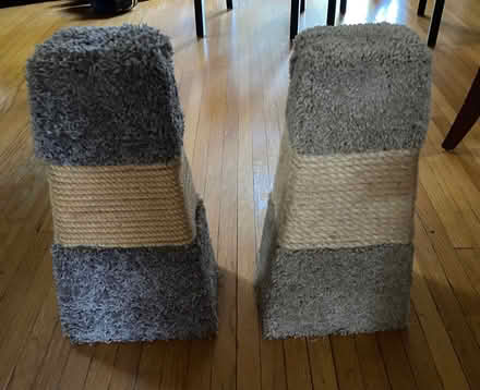 Photo of free 2 cat stratching posts (23 brant avenue mississauga on) #1