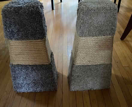Photo of free 2 cat stratching posts (23 brant avenue mississauga on) #3