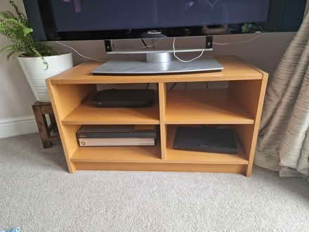 Photo of free TV table (Layer-de-la-Haye CO2) #1