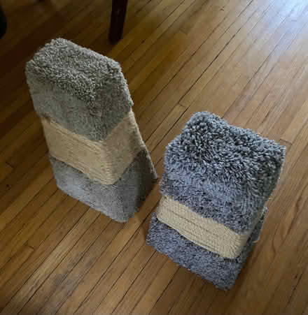 Photo of free 2 cat stratching posts (23 brant avenue mississauga on) #2