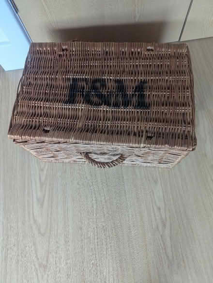 Photo of free F&M hamper (Pennington SO41) #1