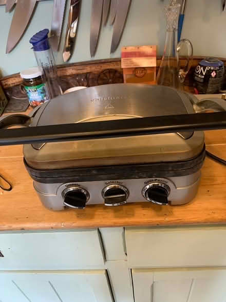 Photo of free Cuisinart grill (Letchworth SG6) #1