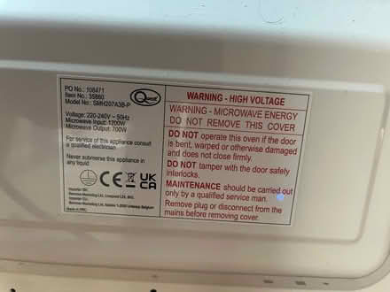 Photo of free 700W microwave oven (Charney Bassett OX12) #3