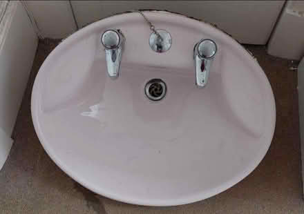 Photo of free Pink washbasin. (1996 - Dolphin) (Glasgow G51) #1