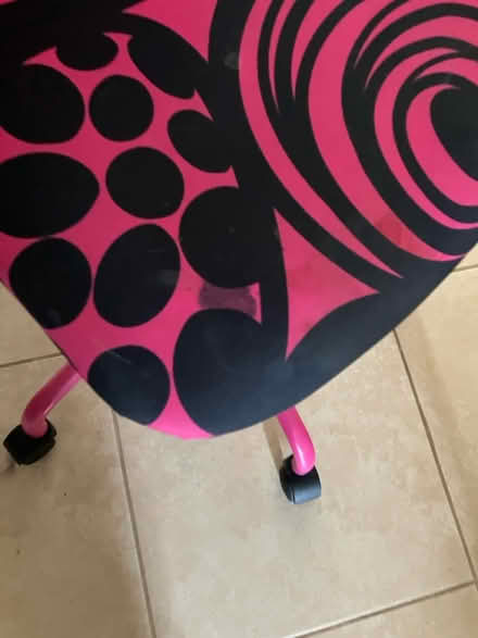 Photo of free Pink kids' office chair (Kempston) #2