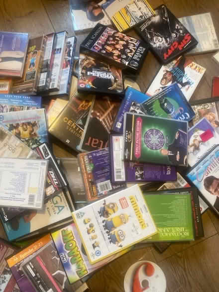 Photo of free Massive bundle of CDs & dvds in excellent condition (Whitworth Halls of Residence M14) #2