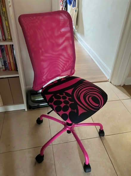 Photo of free Pink kids' office chair (Kempston) #1