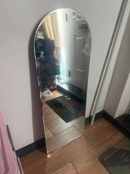 Photo of free Arched mirror (DE24) #1
