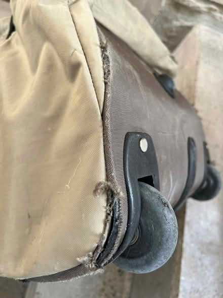 Photo of free 70l Holdall Wheelie Bag - Beige/Green (Fairfield Park) #3