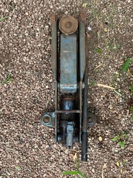 Photo of free Car jack (CW3 0BX) #1