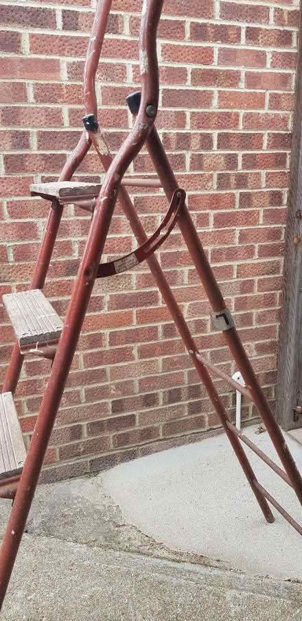 Photo of free 6' Metal ladder (Stubbington PO14) #3
