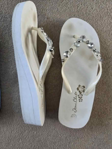 Photo of free Ladies flip-flops/beach shoes size 5 (Little Heath RG31) #3