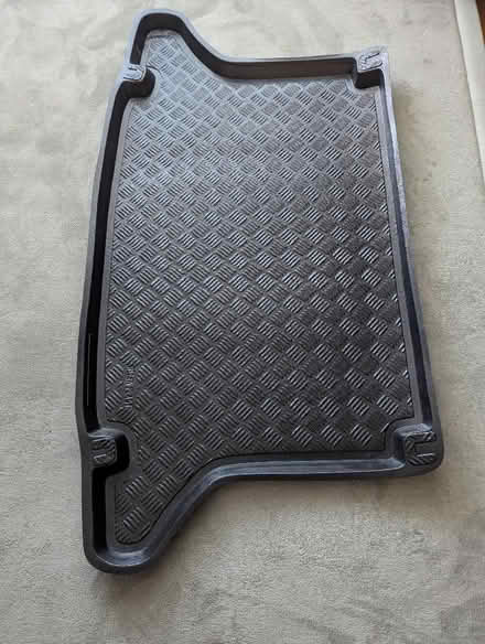 Photo of free Kia Niro/e-Niro (2017-2022) boot liner tray (Deckham NE9) #2