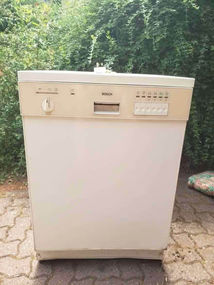 Photo of free Bosch dishwasher (Aylesbury Vale LU7) #1