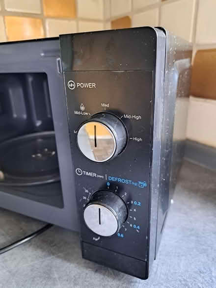 Photo of free Small black microwave (Kennington SE11) #3