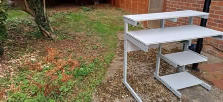 Photo of free vgc computer/ office table (Wing LU7) #2