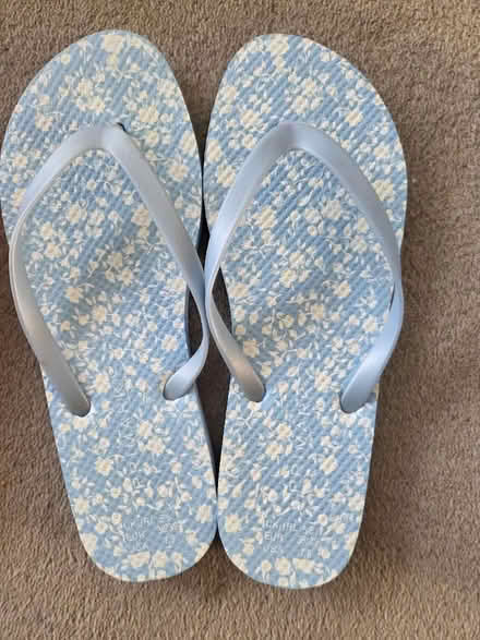 Photo of free Ladies flip-flops/beach shoes size 5 (Little Heath RG31) #4