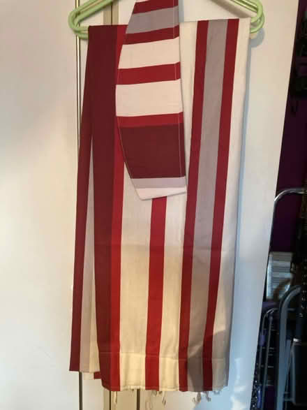 Photo of free Red and cream curtains (Swindon SN5) #1