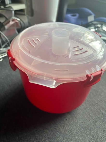 Photo of free Microwave rice cooker (Calcot RG31) #1