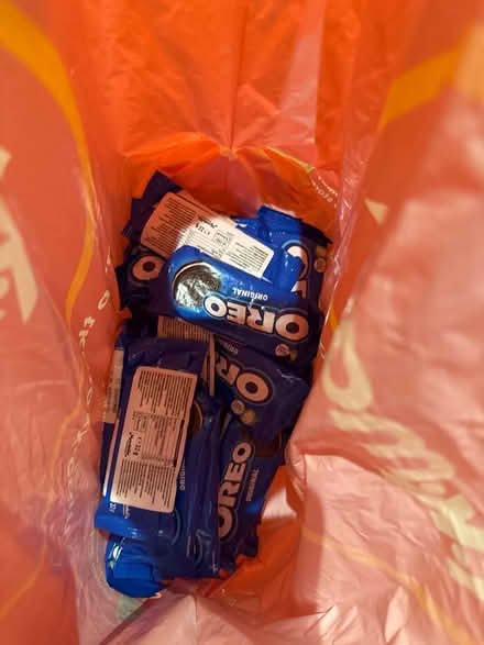 Photo of free Bag of Oreo biscuits 31/07/2025 (Newbury Park IG2) #1