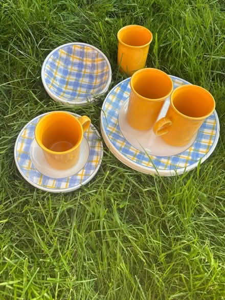 Photo of free Dinner set x4 (RG12) #1