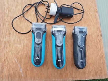Photo of free Electric razors and mirror (Stanley Green BH15) #2