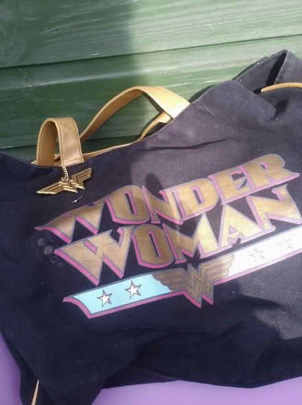 Photo of free Wonder Women bag (Cippenham SL1) #2