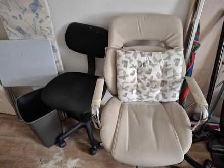 Photo of free Office chairs (Sg51tw) #1