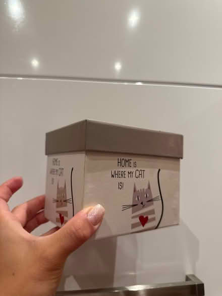 Photo of free Cute little empty box (Newbury Park IG2) #2
